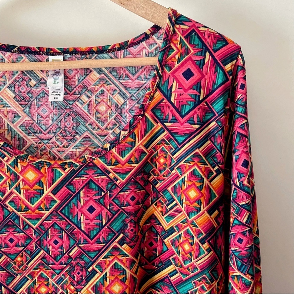 Lularoe Lynnae Long Sleeve Top W/ Colorful Geometric Print Size 2xl